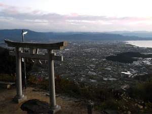 高屋神社「天空の鳥居」が一度は泊まりたい美しいパワースポットランキング全国2位に！　　　※2月1日空室ございます。
