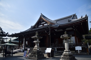 【弘法大師ゆかりの地】総本山善通寺へお参りしませんか？（ホテルから車で約15分）