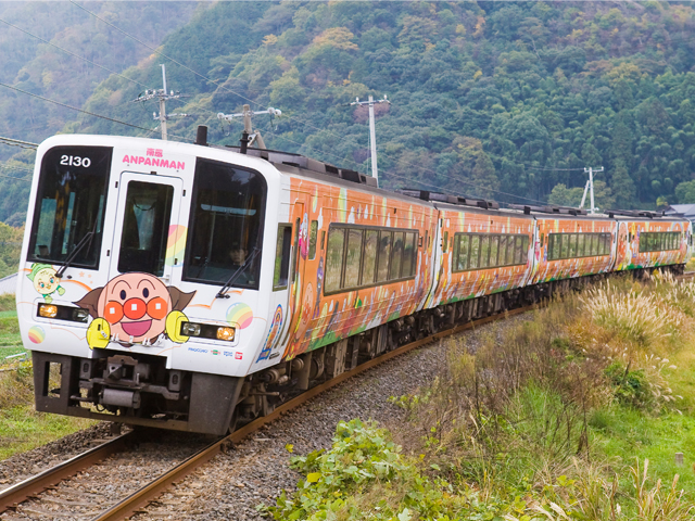 秋の週末は列車旅がお得♪